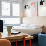 Aparthotel The Originals Laureades Centre Jaude 3*