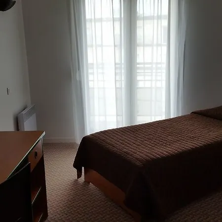 Hotel apartamentowy The Originals Laureades Centre Jaude 3*