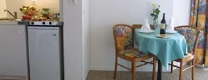 Et Résidence Les Lauréades Centre Jaude Apartahotel