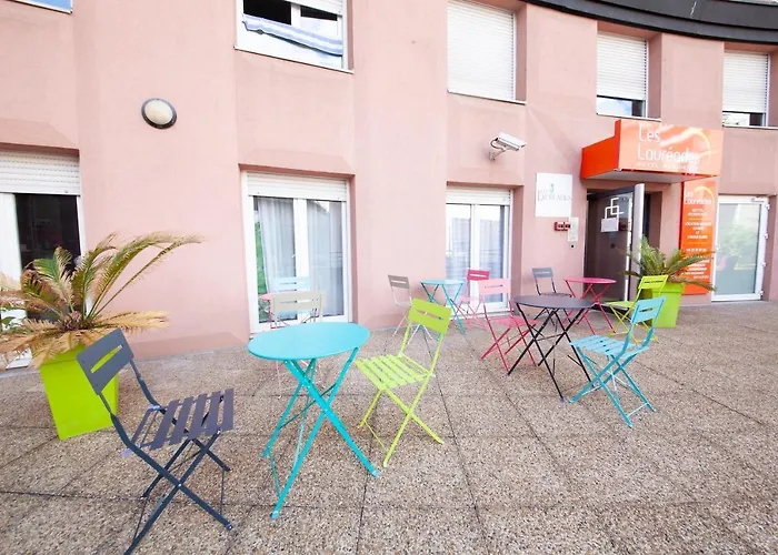 Aparthotel The Originals Laureades Centre Jaude 3*