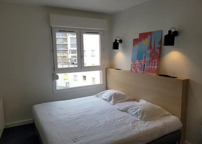 מלון דירות The Originals Laureades Centre Jaude 3*