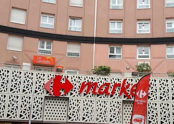 Aparthotel The Originals Laureades Centre Jaude