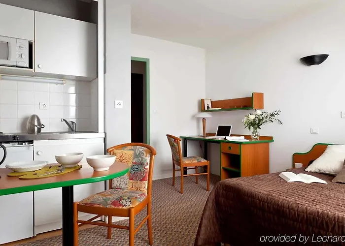 מלון דירות The Originals Laureades Centre Jaude 3*